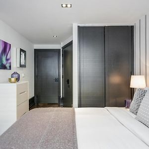 Klassiek Appartement met Twee Slaapkamers